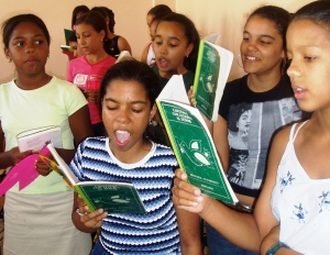 dominican-kids-singing